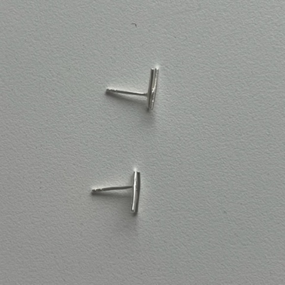 Delicate Collection Demi-Fine X Stud Earrings - Picture 4 of 4
